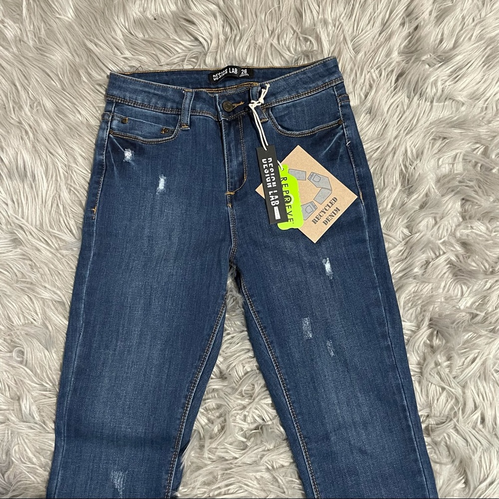 Design Lab Dark Wash Mid Rise Skinny Jean